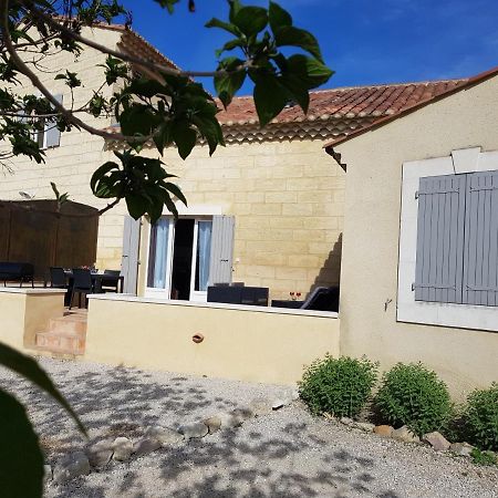 Le Mas Saint Jean Mézoargues Exterior foto